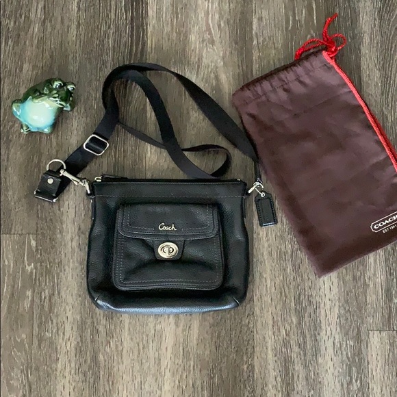 Black Coach shoulder bag - Picture 1 of 7